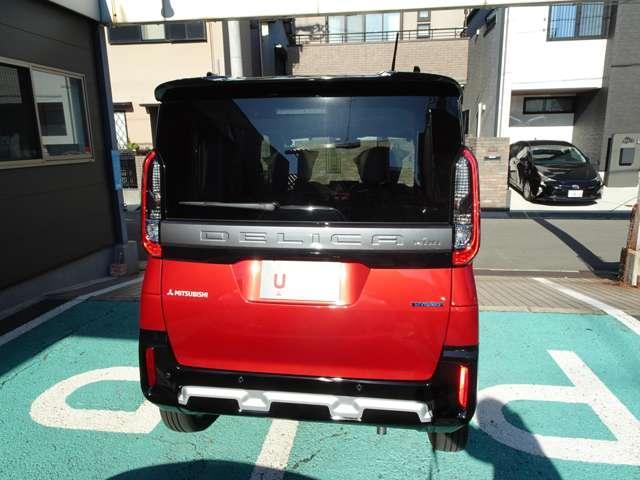 デリカミニ Ｔ　プレミアム　両側電動スライドドア　デジタルルームミラー　マルチアラウンドモニター　パドルシフト　マイパイロット　運転席助手席シートヒーター　ステリングヒーター　ルーフレール　スマートキー（8枚目）