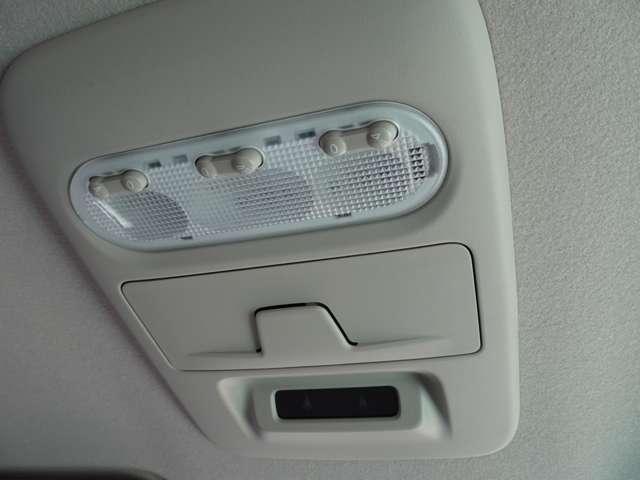 デリカミニ Ｔ　プレミアム　両側電動スライドドア　デジタルルームミラー　マルチアラウンドモニター　パドルシフト　マイパイロット　運転席助手席シートヒーター　ステリングヒーター　ルーフレール　スマートキー（16枚目）