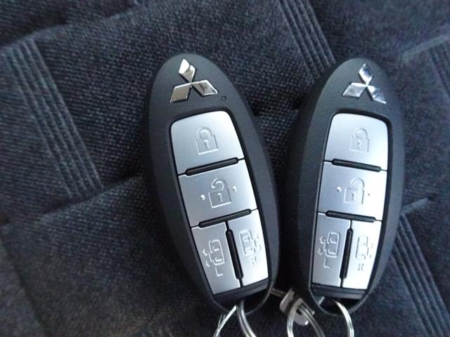 デリカミニ Ｔ　プレミアム　マイパイロット　両側電動スライドドア　ＬＥＤヘッドライト　スマートキー　パドルシフト　撥水シート生地　ｅ－Ａｓｓｉｓｔ　ヒルディセントコントロール　デジタルルームミラー　マルチアラウンドモニター（42枚目）