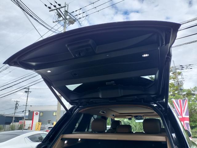 レンジローバー ＨＳＥ　Ｐ５３０　スタンダードホイールベース　後期ＮＥＷインテリア／プレミアムアップグレードインテリアＰ／２３ＡＷ／電動ステップ／パノラマルーフ／シートクーラ前後／メリディアン／ＢＳＭ／Ｄインナーミラー／ヘッドアップＤ／エアサス／純正ドラレコ前後（19枚目）
