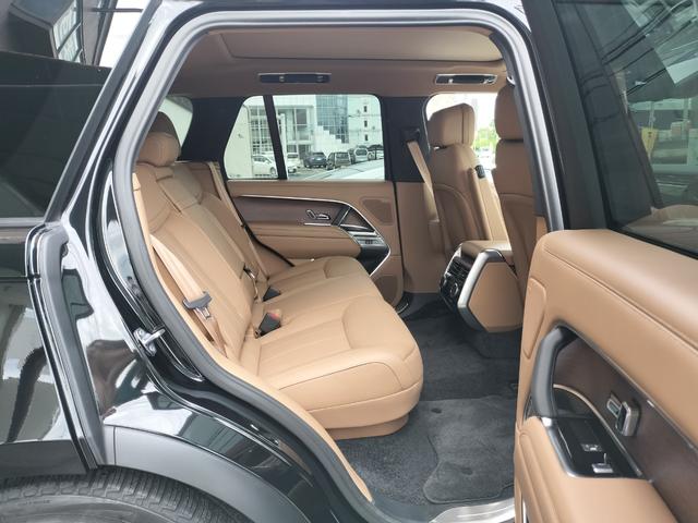 レンジローバー ＨＳＥ　Ｐ５３０　スタンダードホイールベース　後期ＮＥＷインテリア／プレミアムアップグレードインテリアＰ／２３ＡＷ／電動ステップ／パノラマルーフ／シートクーラ前後／メリディアン／ＢＳＭ／Ｄインナーミラー／ヘッドアップＤ／エアサス／純正ドラレコ前後（32枚目）