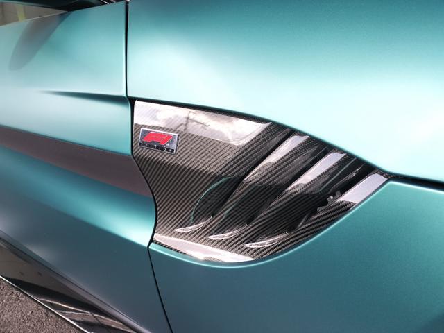 ヴァンテージ ベースグレード　Ｆ１　Ｅｄｉｔｉｏｎ／サテンカラー／２１ＡＷ／ライムキャリパー／レザー＆アルカンタラステアリング／シートヒーター／カーボンルーフ／カーボンミラー／ＢＳＭ／レーダー探知機／社外ドラレコ前後／ワンオーナー（5枚目）