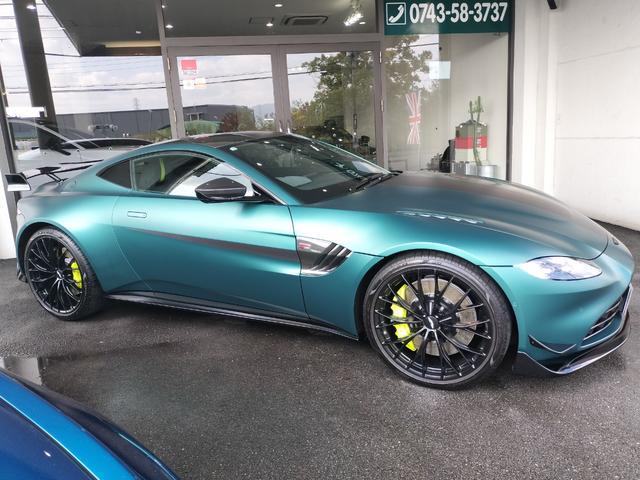 ヴァンテージ ベースグレード　Ｆ１　Ｅｄｉｔｉｏｎ／サテンカラー／２１ＡＷ／ライムキャリパー／レザー＆アルカンタラステアリング／シートヒーター／カーボンルーフ／カーボンミラー／ＢＳＭ／レーダー探知機／社外ドラレコ前後／ワンオーナー（14枚目）