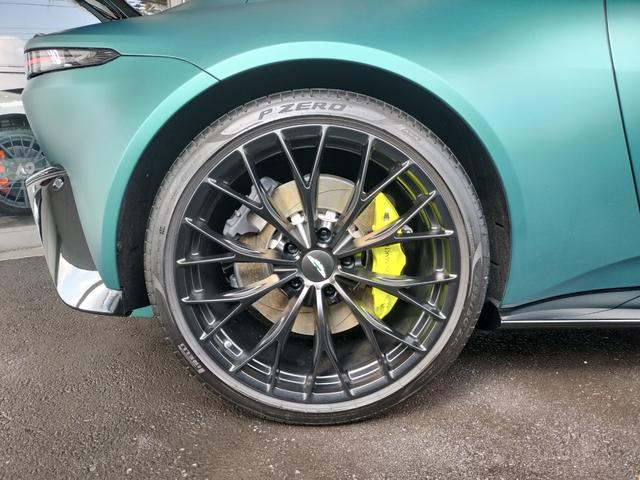 ヴァンテージ ベースグレード　Ｆ１　Ｅｄｉｔｉｏｎ／サテンカラー／２１ＡＷ／ライムキャリパー／レザー＆アルカンタラステアリング／シートヒーター／カーボンルーフ／カーボンミラー／ＢＳＭ／レーダー探知機／社外ドラレコ前後／ワンオーナー（15枚目）