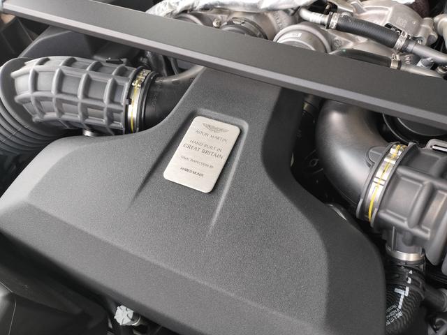 ヴァンテージ ベースグレード　Ｆ１　Ｅｄｉｔｉｏｎ／サテンカラー／２１ＡＷ／ライムキャリパー／レザー＆アルカンタラステアリング／シートヒーター／カーボンルーフ／カーボンミラー／ＢＳＭ／レーダー探知機／社外ドラレコ前後／ワンオーナー（22枚目）