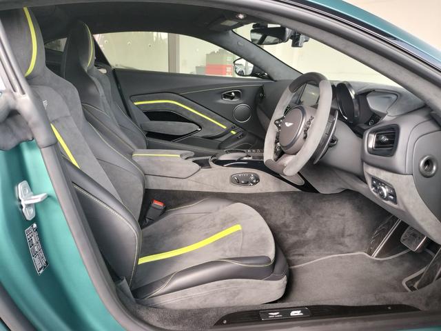 ヴァンテージ ベースグレード　Ｆ１　Ｅｄｉｔｉｏｎ／サテンカラー／２１ＡＷ／ライムキャリパー／レザー＆アルカンタラステアリング／シートヒーター／カーボンルーフ／カーボンミラー／ＢＳＭ／レーダー探知機／社外ドラレコ前後／ワンオーナー（31枚目）