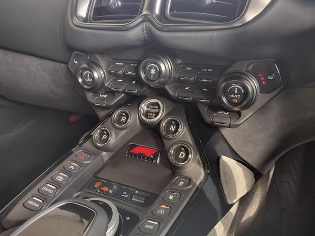 ヴァンテージ ベースグレード　Ｆ１　Ｅｄｉｔｉｏｎ／サテンカラー／２１ＡＷ／ライムキャリパー／レザー＆アルカンタラステアリング／シートヒーター／カーボンルーフ／カーボンミラー／ＢＳＭ／レーダー探知機／社外ドラレコ前後／ワンオーナー（37枚目）