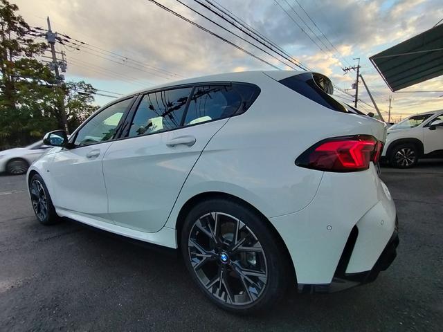 １シリーズ １２０　Ｍスポーツ　レンタカー登録済車両／令和１０年０２保証付／テクノロジーパッケージ／アダプティブＬＥＤヘッドライト／Ｆシートヒーター／１８ＡＷ／電動リアゲート／純正ナビ／衝突軽減ブレーキ／ＡＣＣ／ＢＳＭ／ＥＴＣ２．０（10枚目）