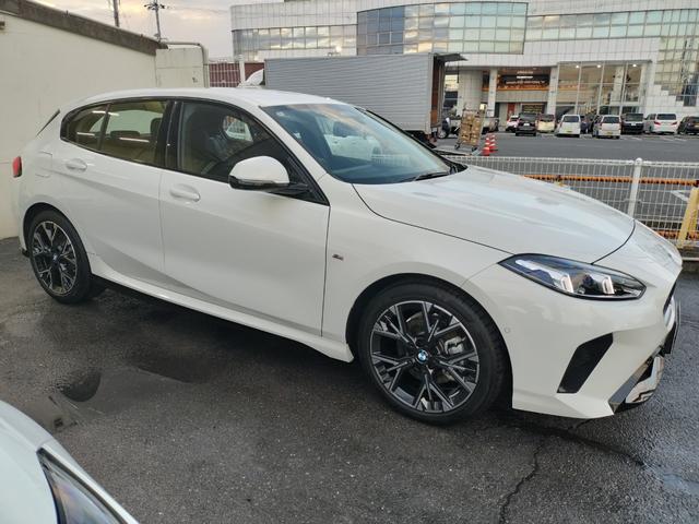 １シリーズ １２０　Ｍスポーツ　レンタカー登録済車両／令和１０年０２保証付／テクノロジーパッケージ／アダプティブＬＥＤヘッドライト／Ｆシートヒーター／１８ＡＷ／電動リアゲート／純正ナビ／衝突軽減ブレーキ／ＡＣＣ／ＢＳＭ／ＥＴＣ２．０（13枚目）