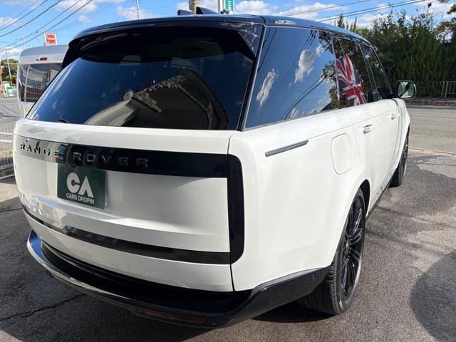レンジローバー SE D350 スタンダードホイールベース MY2025/350PS/23インチAW/シャドーエクステリアP/パノラミックSR/ブラックルーフ/デジタルインナーミラー/シートヒータ/ステアリングヒータ/メリディアンサウンド/純正ドラレコ前後(9枚目)