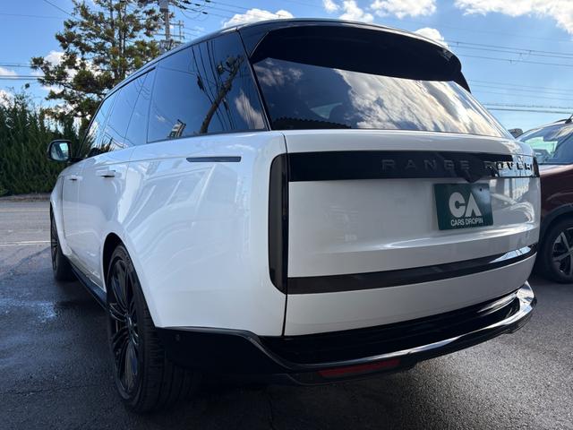 レンジローバー SE D350 スタンダードホイールベース MY2025/350PS/23インチAW/シャドーエクステリアP/パノラミックSR/ブラックルーフ/デジタルインナーミラー/シートヒータ/ステアリングヒータ/メリディアンサウンド/純正ドラレコ前後(11枚目)