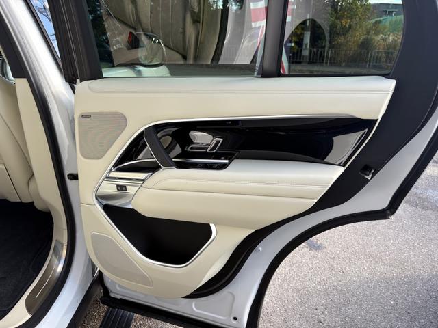 レンジローバー SE D350 スタンダードホイールベース MY2025/350PS/23インチAW/シャドーエクステリアP/パノラミックSR/ブラックルーフ/デジタルインナーミラー/シートヒータ/ステアリングヒータ/メリディアンサウンド/純正ドラレコ前後(27枚目)