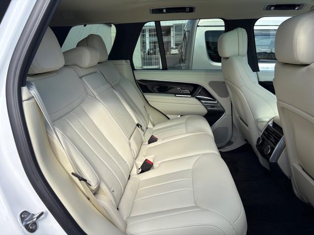 レンジローバー SE D350 スタンダードホイールベース MY2025/350PS/23インチAW/シャドーエクステリアP/パノラミックSR/ブラックルーフ/デジタルインナーミラー/シートヒータ/ステアリングヒータ/メリディアンサウンド/純正ドラレコ前後(29枚目)