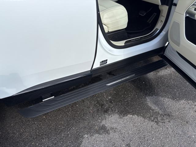 レンジローバー SE D350 スタンダードホイールベース MY2025/350PS/23インチAW/シャドーエクステリアP/パノラミックSR/ブラックルーフ/デジタルインナーミラー/シートヒータ/ステアリングヒータ/メリディアンサウンド/純正ドラレコ前後(33枚目)