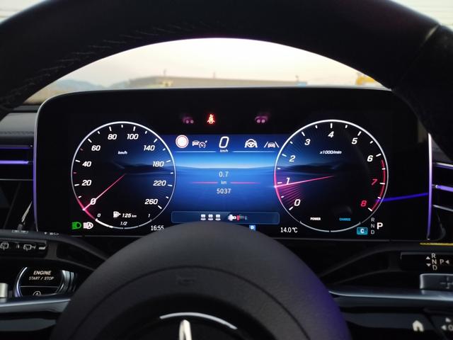 Eクラスステーションワゴン E200ステーションワゴンアバギャルドAMGラインP パノラミックSR/レザーエクスクルーシブP/デジタルインテリアP/アドバンスドP/ダイヤモンドステッチナッパ革/スーパースクリーン/ブルメスター/ワンオーナ(24枚目)