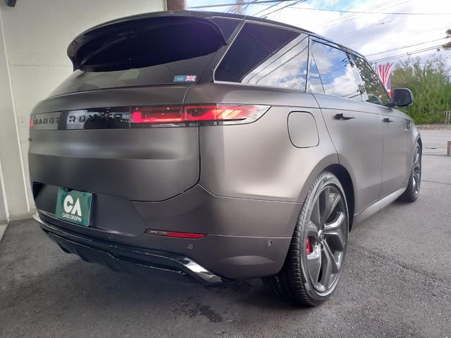 レンジローバースポーツ サテンエディション　３５台限定車／サテンプロテクティブフィルム／パノラマＳＲ／ブラックエクステリアＰ／２３インチカーボンＡＷ／ストーマーハンドリングＰ／ＭＥＲＩＤＩＡＮシグネチャーサウンド／急速クーラーボックス／ワンオナ（12枚目）