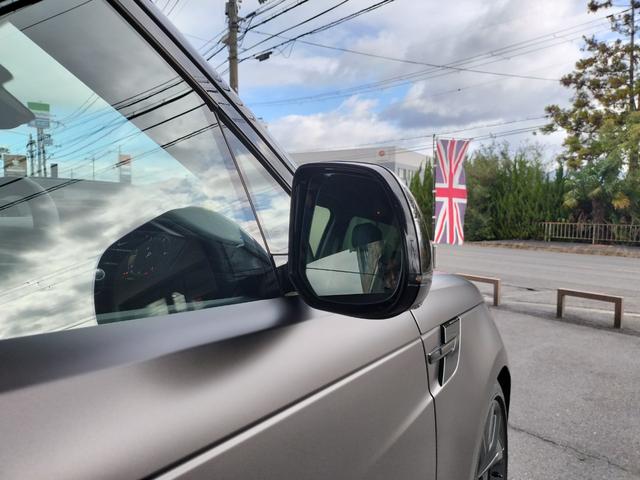 レンジローバースポーツ サテンエディション　３５台限定車／サテンプロテクティブフィルム／パノラマＳＲ／ブラックエクステリアＰ／２３インチカーボンＡＷ／ストーマーハンドリングＰ／ＭＥＲＩＤＩＡＮシグネチャーサウンド／急速クーラーボックス／ワンオナ（15枚目）