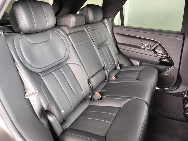 レンジローバースポーツ サテンエディション　３５台限定車／サテンプロテクティブフィルム／パノラマＳＲ／ブラックエクステリアＰ／２３インチカーボンＡＷ／ストーマーハンドリングＰ／ＭＥＲＩＤＩＡＮシグネチャーサウンド／急速クーラーボックス／ワンオナ（33枚目）