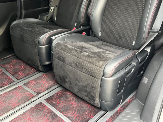 ヴェルファイア ２．４Ｚ　ゴールデンアイズ　両側電動スライド　フリップダウンモニター　デジタルインナーミラー　ナビ　ＴＶ　バックカメラ　ＥＴＣ　ドライブレコーダー　スマートキー　　コーナーセンサー（42枚目）