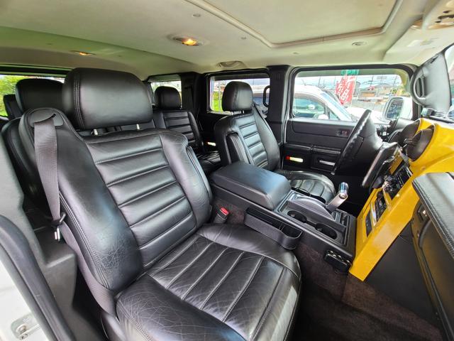 4WD/ABS/横滑り防止装置/エアバック(運転席)/サンルーフ/TV&ナビ/HDDナビ/TV(フルセグ)/DVD再生/革シート/パワーシート/AW26インチ/キーレスエントリー(23枚目)