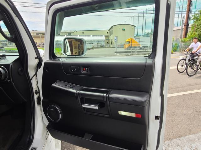 4WD/ABS/横滑り防止装置/エアバック(運転席)/サンルーフ/TV&ナビ/HDDナビ/TV(フルセグ)/DVD再生/革シート/パワーシート/AW26インチ/キーレスエントリー(26枚目)