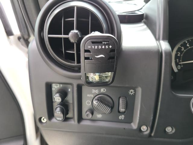 4WD/ABS/横滑り防止装置/エアバック(運転席)/サンルーフ/TV&ナビ/HDDナビ/TV(フルセグ)/DVD再生/革シート/パワーシート/AW26インチ/キーレスエントリー(67枚目)
