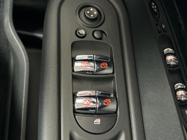 MINI クーパーDクロスオーバー 新品タイヤ/保証書/純正 SDナビ/衝突安全装置/電動バックドア/ヘッドランプ LED/Bluetooth接続/ETC/EBD付ABS/横滑り防止装置/アイドリングストップ/クルーズコントロール(30枚目)