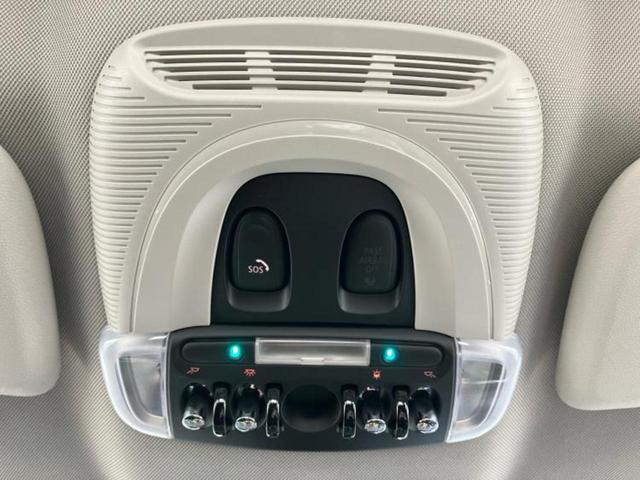 MINI クーパーDクロスオーバー 新品タイヤ/保証書/純正 SDナビ/衝突安全装置/電動バックドア/ヘッドランプ LED/Bluetooth接続/ETC/EBD付ABS/横滑り防止装置/アイドリングストップ/クルーズコントロール(40枚目)