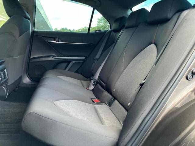カムリ Ｇ　新品タイヤ／保証書／純正　ＳＤナビ／トヨタセーフティセンス／車線逸脱防止支援システム／ヘッドランプ　ＬＥＤ／Ｂｌｕｅｔｏｏｔｈ接続／ＥＴＣ／ＥＢＤ付ＡＢＳ／バックモニター／ワンセグＴＶ　バックカメラ（7枚目）