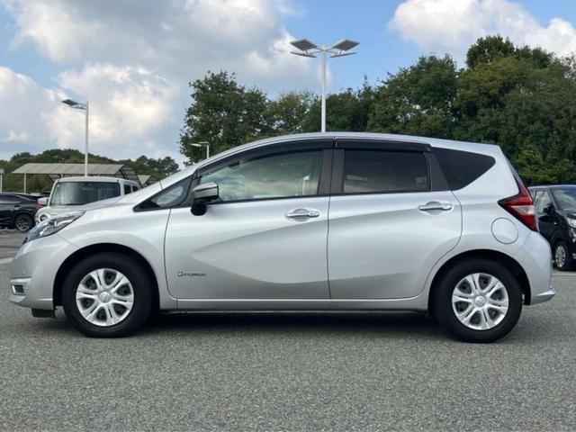 ノート eパワーB 新品タイヤ/保証書/社外 メモリーナビ/エマージェンシーブレーキ/全方位モニター/Bluetooth接続/ETC/EBD付ABS/横滑り防止装置/アイドリングストップ/パワーウインドウ 全周囲カメラ(2枚目)