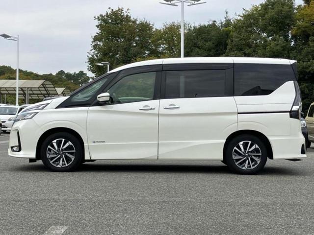 セレナ ｅパワーハイウェイスターＶ　新品タイヤ／純正　１０インチ　メモリーナビ／エマージェンシーブレーキ／両側電動スライドドア／アラウンドビューモニター／車線逸脱防止支援システム／ヘッドランプ　ＬＥＤ／Ｂｌｕｅｔｏｏｔｈ接続／ＥＴＣ（2枚目）