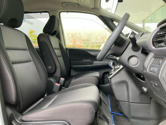 セレナ ｅパワーハイウェイスターＶ　新品タイヤ／純正　１０インチ　メモリーナビ／エマージェンシーブレーキ／両側電動スライドドア／アラウンドビューモニター／車線逸脱防止支援システム／ヘッドランプ　ＬＥＤ／Ｂｌｕｅｔｏｏｔｈ接続／ＥＴＣ（4枚目）