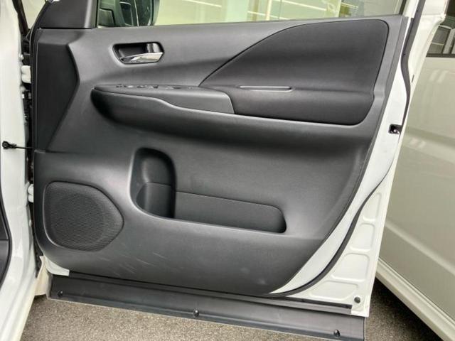 セレナ ｅパワーハイウェイスターＶ　新品タイヤ／純正　１０インチ　メモリーナビ／エマージェンシーブレーキ／両側電動スライドドア／アラウンドビューモニター／車線逸脱防止支援システム／ヘッドランプ　ＬＥＤ／Ｂｌｕｅｔｏｏｔｈ接続／ＥＴＣ（22枚目）