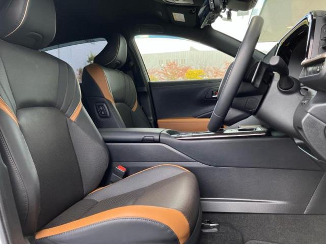 クラウンクロスオーバー ４ＷＤ　ＲＳアドバンスド　保証書／ディスプレイオーディオ１２．３インチ／トヨタセーフティセンス／シートヒーター／シート　フルレザー／電動バックドア／ドライブレコーダー　社外／ヘッドランプ　ＬＥＤ　革シート　衝突被害軽減システム（4枚目）