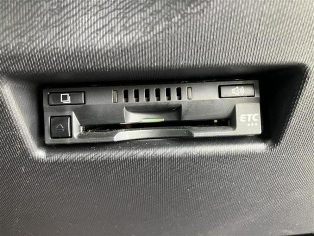 アクア クロスオーバー　純正　ＳＤナビ／トヨタセーフティセンス／車線逸脱防止支援システム／シート　ハーフレザー／ドライブレコーダー　純正／Ｂｌｕｅｔｏｏｔｈ接続／ＥＴＣ／横滑り防止装置／アイドリングストップ／バックモニター（17枚目）