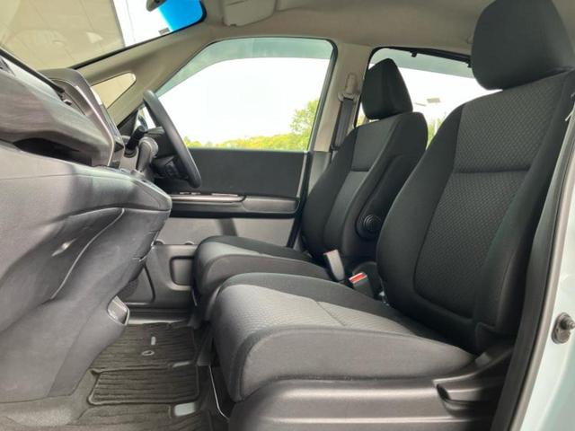 フリード Gブラックスタイル 純正 9インチ ナビ/フリップダウンモニター 純正 10.1インチ/ホンダセンシング/両側電動スライドドア/シートヒーター 前席/車線逸脱防止支援システム/ヘッドランプ LED 衝突被害軽減システム(7枚目)