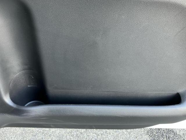 スペーシア ハイブリッドＧ　保証書／セーフティサポート（スズキ）／車線逸脱防止支援システム／ヘッドランプ　ＬＥＤ／ＥＢＤ付ＡＢＳ／横滑り防止装置／アイドリングストップ／禁煙車／エアバッグ　運転席／エアバッグ　助手席　盗難防止装置（41枚目）