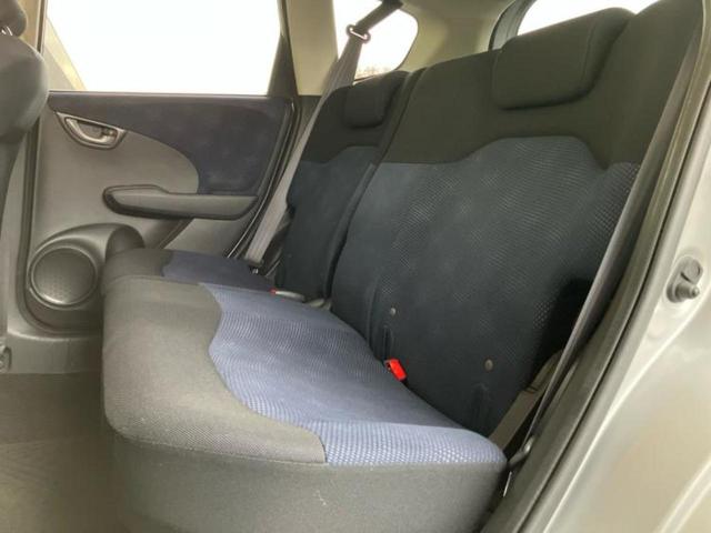 フィット １３Ｇ　新品タイヤ／純正　ＳＤナビ／ＥＴＣ／ＥＢＤ付ＡＢＳ／バックモニター／フルセグＴＶ／ＤＶＤ／パワーウインドウ／キーレスエントリー／パワーステアリング／盗難防止システム／マニュアルエアコン　バックカメラ（7枚目）