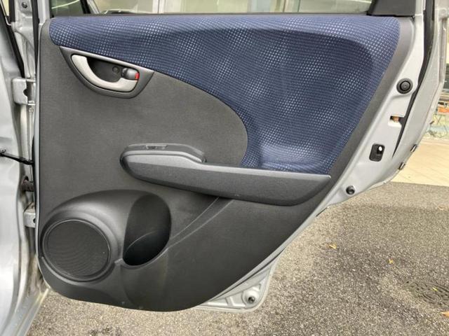 フィット １３Ｇ　新品タイヤ／純正　ＳＤナビ／ＥＴＣ／ＥＢＤ付ＡＢＳ／バックモニター／フルセグＴＶ／ＤＶＤ／パワーウインドウ／キーレスエントリー／パワーステアリング／盗難防止システム／マニュアルエアコン　バックカメラ（21枚目）