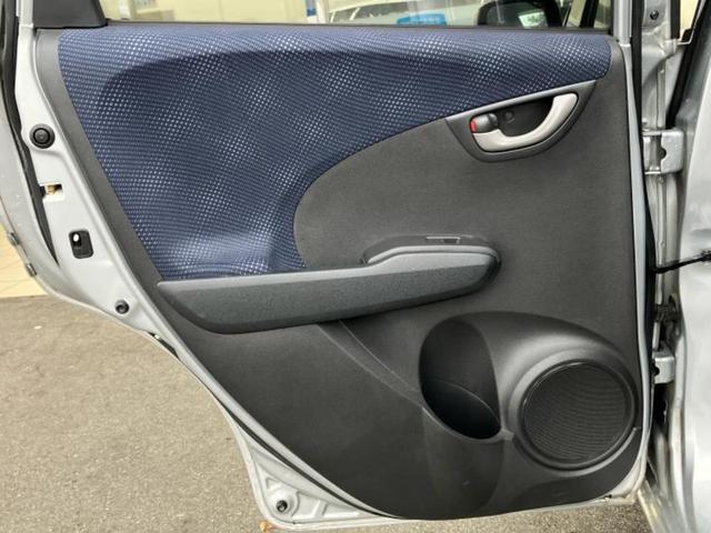 フィット １３Ｇ　新品タイヤ／純正　ＳＤナビ／ＥＴＣ／ＥＢＤ付ＡＢＳ／バックモニター／フルセグＴＶ／ＤＶＤ／パワーウインドウ／キーレスエントリー／パワーステアリング／盗難防止システム／マニュアルエアコン　バックカメラ（22枚目）