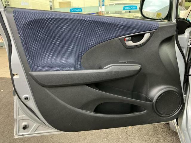 フィット １３Ｇ　新品タイヤ／純正　ＳＤナビ／ＥＴＣ／ＥＢＤ付ＡＢＳ／バックモニター／フルセグＴＶ／ＤＶＤ／パワーウインドウ／キーレスエントリー／パワーステアリング／盗難防止システム／マニュアルエアコン　バックカメラ（23枚目）