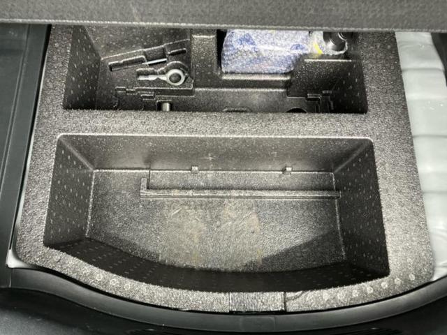 フィット １３Ｇ　新品タイヤ／純正　ＳＤナビ／ＥＴＣ／ＥＢＤ付ＡＢＳ／バックモニター／フルセグＴＶ／ＤＶＤ／パワーウインドウ／キーレスエントリー／パワーステアリング／盗難防止システム／マニュアルエアコン　バックカメラ（24枚目）