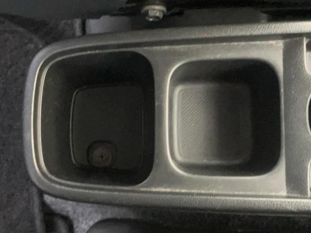 フィット １３Ｇ　新品タイヤ／純正　ＳＤナビ／ＥＴＣ／ＥＢＤ付ＡＢＳ／バックモニター／フルセグＴＶ／ＤＶＤ／パワーウインドウ／キーレスエントリー／パワーステアリング／盗難防止システム／マニュアルエアコン　バックカメラ（39枚目）