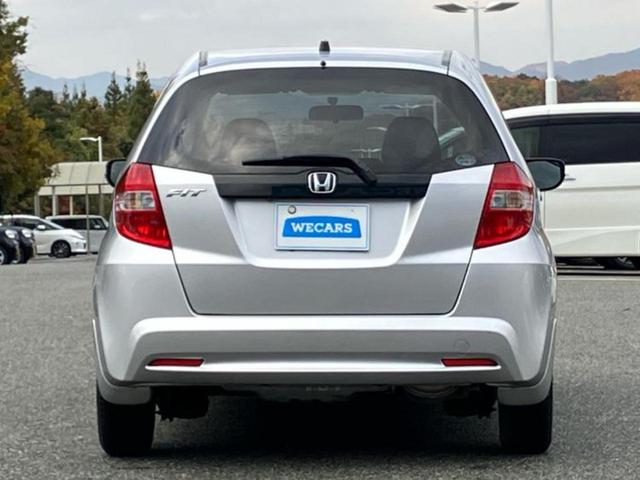 フィット １３Ｇ　新品タイヤ／純正　ＳＤナビ／ＥＴＣ／ＥＢＤ付ＡＢＳ／バックモニター／フルセグＴＶ／ＤＶＤ／パワーウインドウ／キーレスエントリー／パワーステアリング／盗難防止システム／マニュアルエアコン　バックカメラ（44枚目）