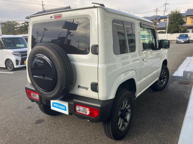 ジムニー ４ＷＤ　ＸＣ　保証書／セーフティサポート（スズキ）／シートヒーター／車線逸脱防止支援システム／ヘッドランプ　ＬＥＤ／ＡＢＳ／横滑り防止装置／エアバッグ　運転席／エアバッグ　助手席／エアバッグ　サイド　ワンオーナー（3枚目）