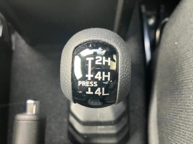 ジムニー ４ＷＤ　ＸＣ　保証書／セーフティサポート（スズキ）／シートヒーター／車線逸脱防止支援システム／ヘッドランプ　ＬＥＤ／ＡＢＳ／横滑り防止装置／エアバッグ　運転席／エアバッグ　助手席／エアバッグ　サイド　ワンオーナー（13枚目）