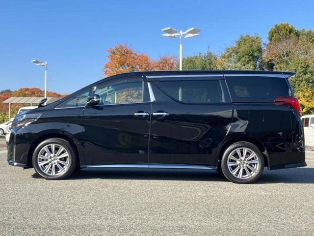 アルファード Ｓタイプゴールド３　ディスプレイオーディオ＋ナビ９インチ／フリップダウンモニター　純正　１２．１インチ／トヨタセーフティセンス／両側電動スライドドア／車線逸脱防止支援システム／シート　ハーフレザー　衝突被害軽減システム（2枚目）