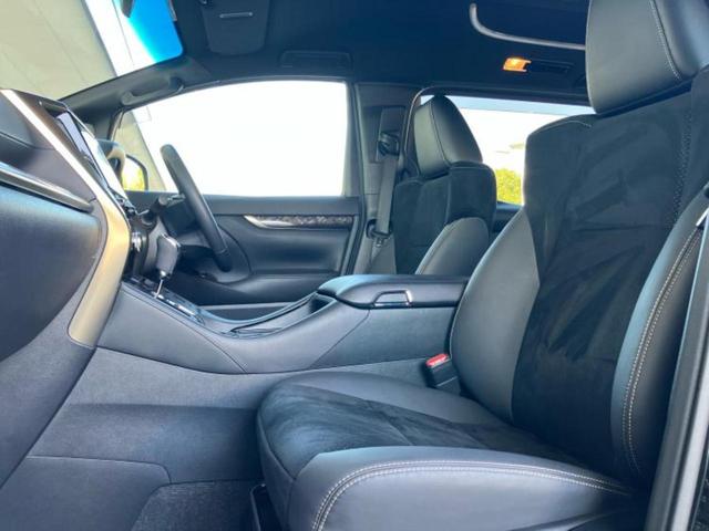 アルファード Ｓタイプゴールド３　ディスプレイオーディオ＋ナビ９インチ／フリップダウンモニター　純正　１２．１インチ／トヨタセーフティセンス／両側電動スライドドア／車線逸脱防止支援システム／シート　ハーフレザー　衝突被害軽減システム（7枚目）