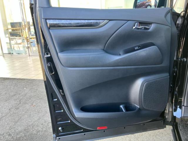 アルファード Ｓタイプゴールド３　ディスプレイオーディオ＋ナビ９インチ／フリップダウンモニター　純正　１２．１インチ／トヨタセーフティセンス／両側電動スライドドア／車線逸脱防止支援システム／シート　ハーフレザー　衝突被害軽減システム（25枚目）