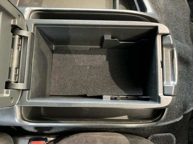 ハイエースワゴン ＧＬ　エアロ／社外　１１インチ　ＳＤナビ／電動スライドドア／ヘッドランプ　ＬＥＤ／Ｂｌｕｅｔｏｏｔｈ接続／ＥＴＣ／バックモニター／フルセグＴＶ／ＤＶＤ／エアバッグ　運転席／エアバッグ　助手席　フルエアロ（31枚目）